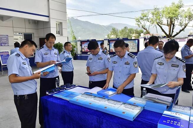 智璟無人機立足70周年國慶大慶, 為漢陰警務(wù)保障工作保駕護航 智璟無人機立足70周年國慶大慶, 為漢陰警務(wù)保障工作保駕護航